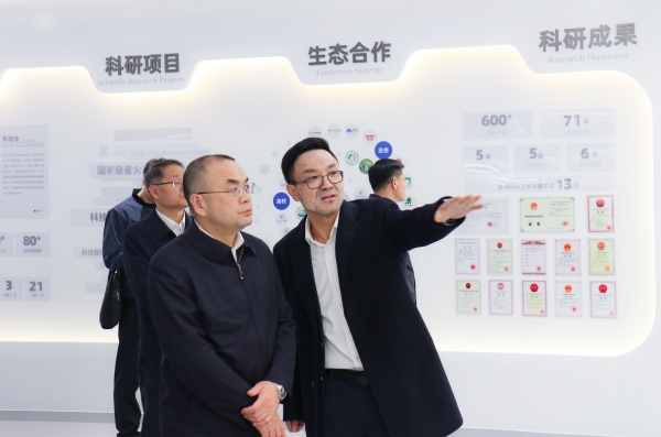 浙江省農(nóng)業(yè)農(nóng)村廳廳長李迎賓調(diào)研托普云農(nóng)